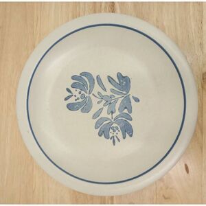 Pfaltzgraff Yorktowne blue 10 in dinner plate